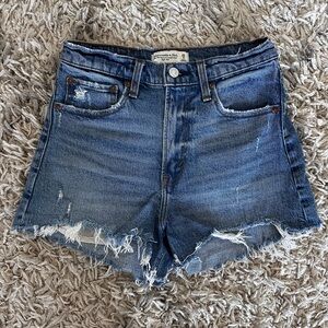 abercrombie high rise 90’s relaxed cutoff jean short